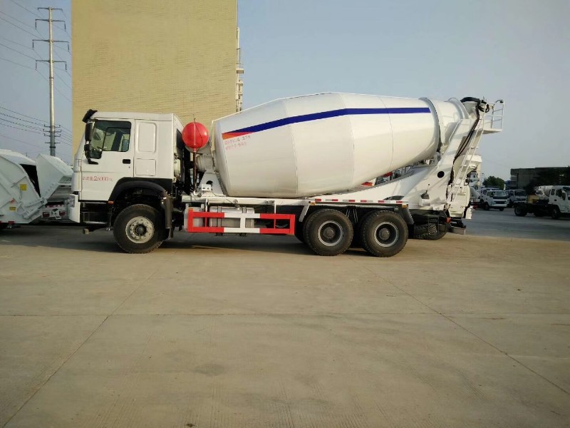 出售豪沃 德龙 欧曼 红岩12-16方搅拌车 出售豪沃 德龙 欧曼 红岩12-16方搅拌车