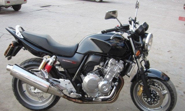 本田4代CB400
