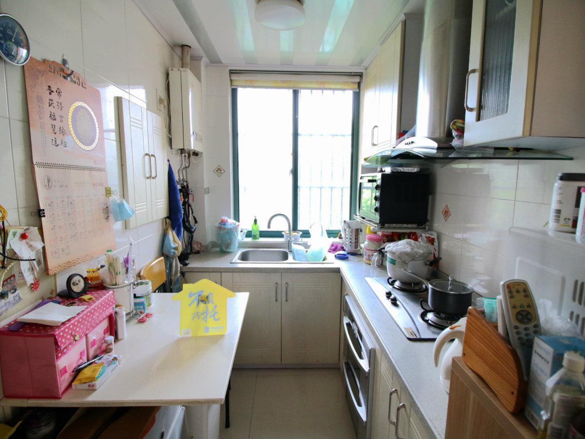 求是村 真实房源 中间楼层,两房朝南,精装修,拎包入住浙大求