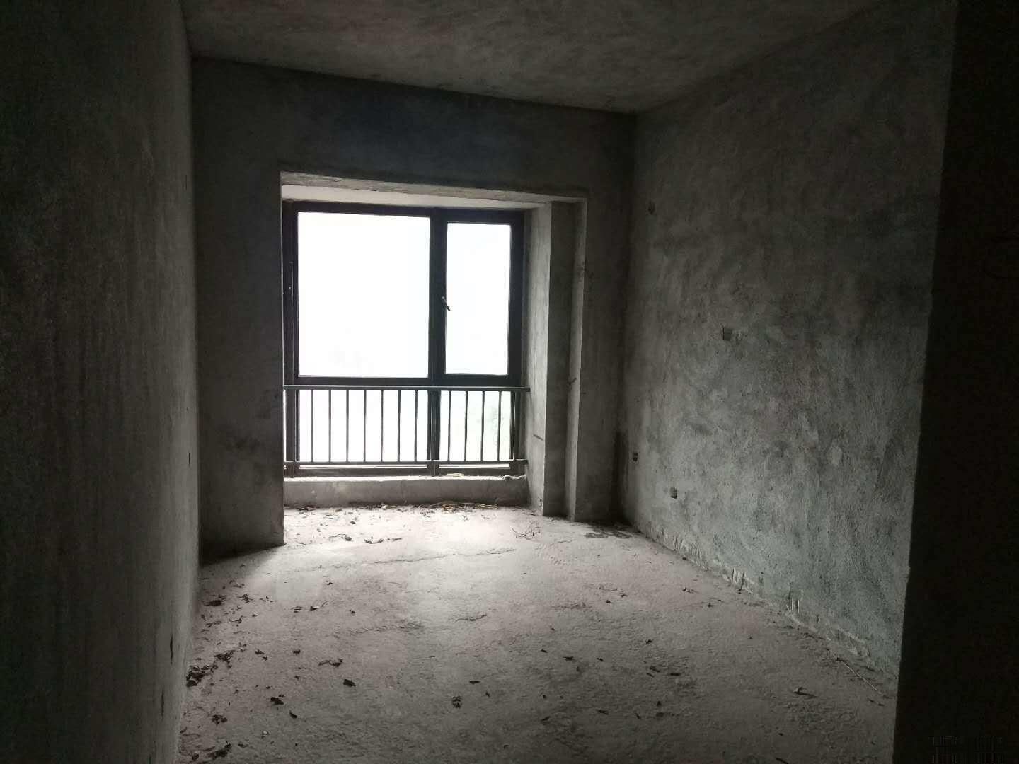 急售实拍滨海九小学位房紫荆花园旁 滨海豪庭 毛坯三房南北