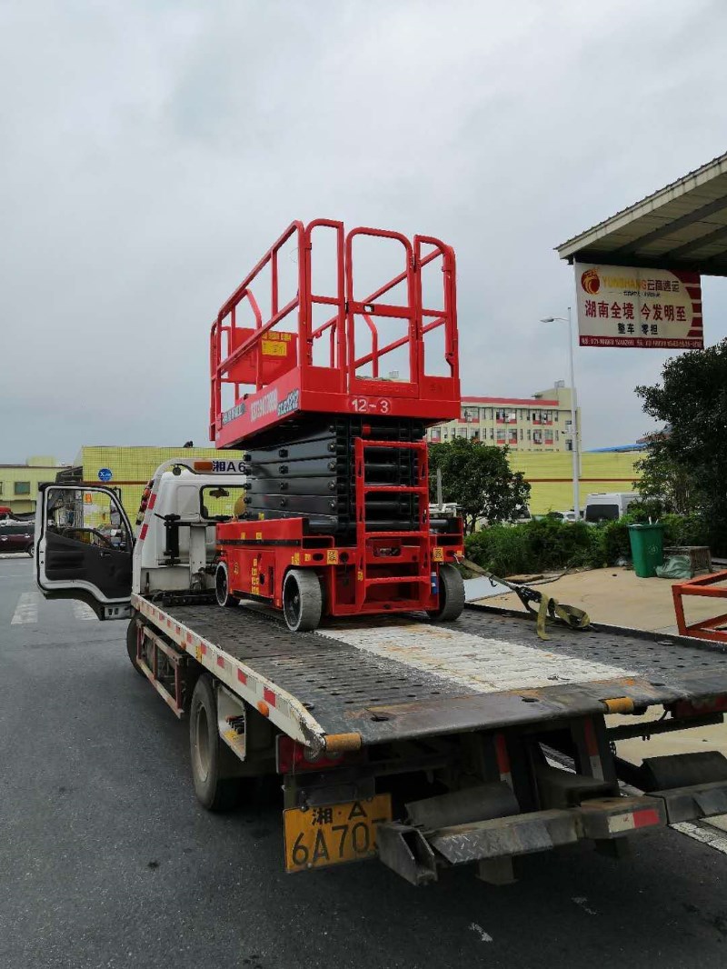湖南长沙24小时拖车,搭电,救援