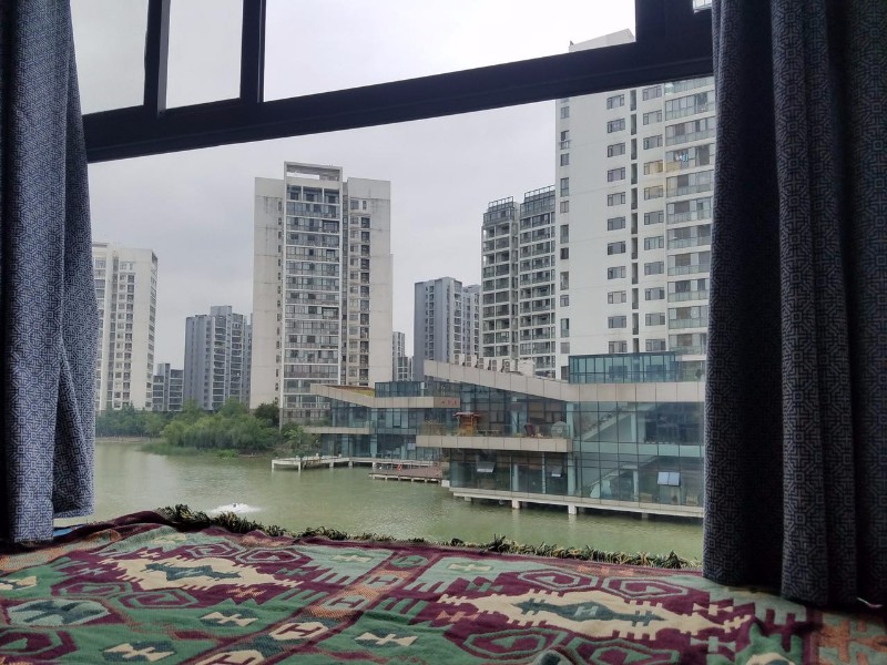 阳光100弘会馆聚会喝茶聊天唱歌观影用餐住宿